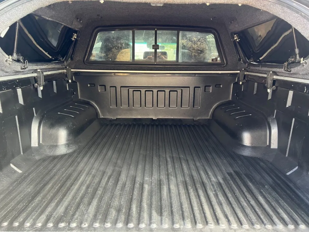 VB - 2021 Toyota Hi-Lux PickUp Van - Image 4