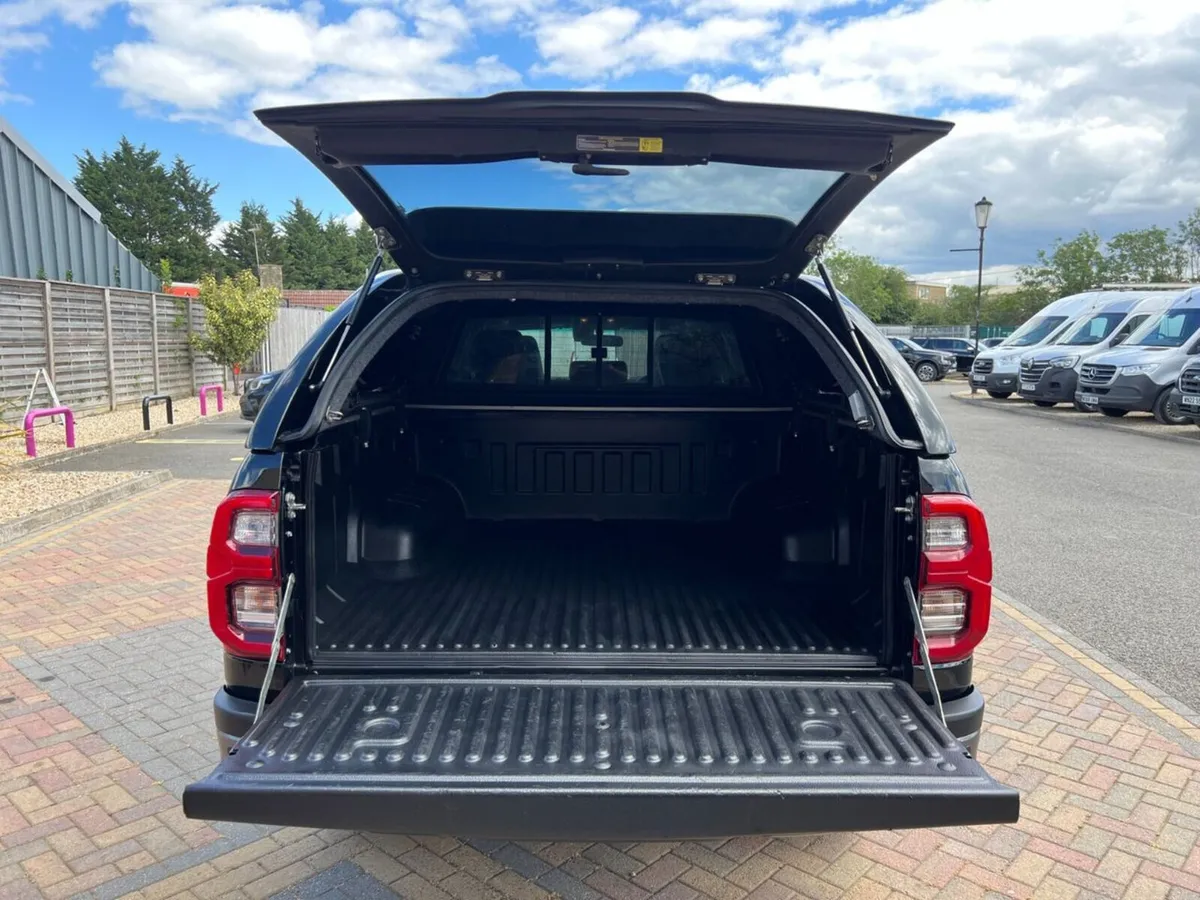 VB - 2021 Toyota Hi-Lux PickUp Van - Image 3