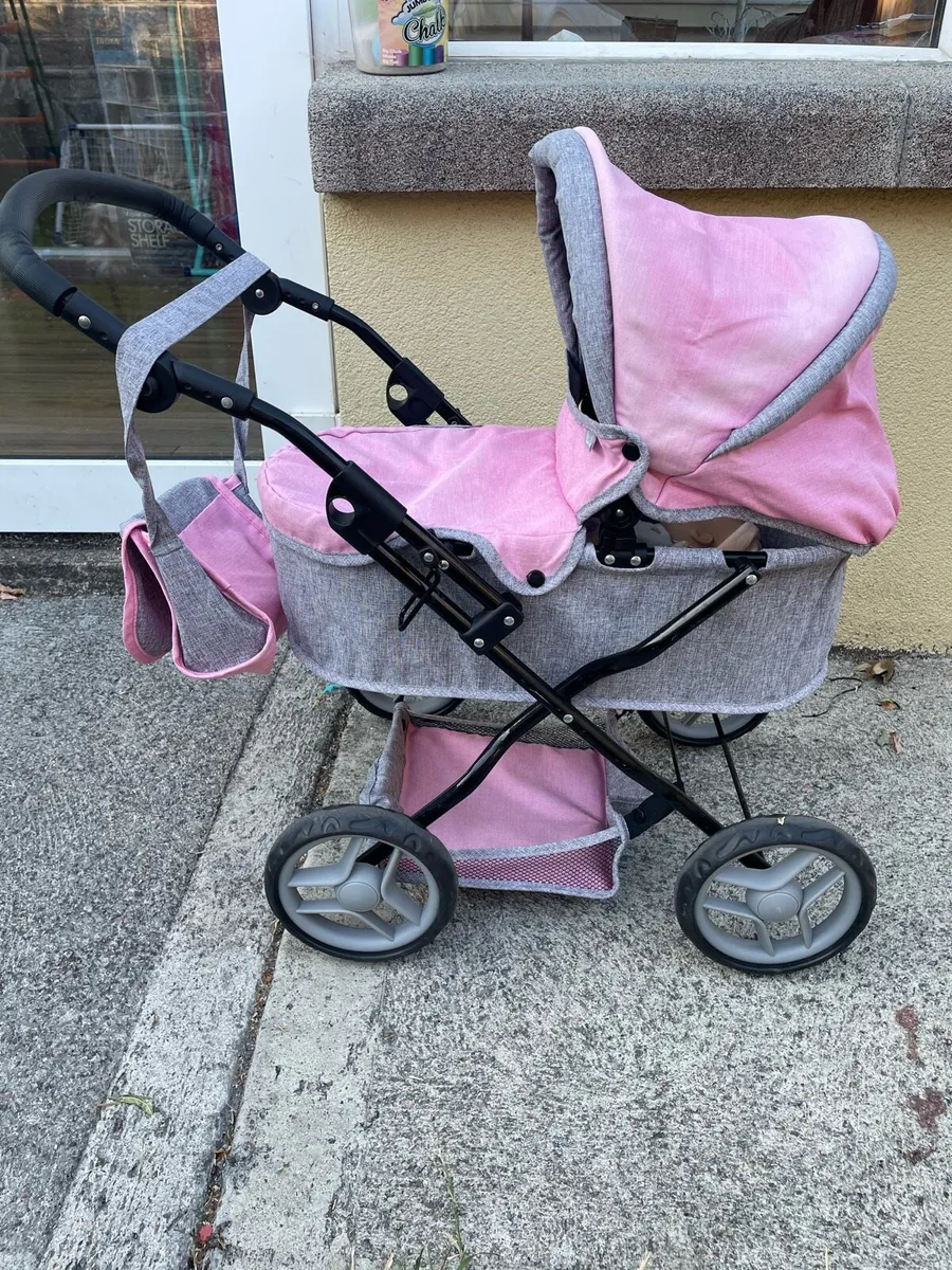 Silvercross play pram - Image 1