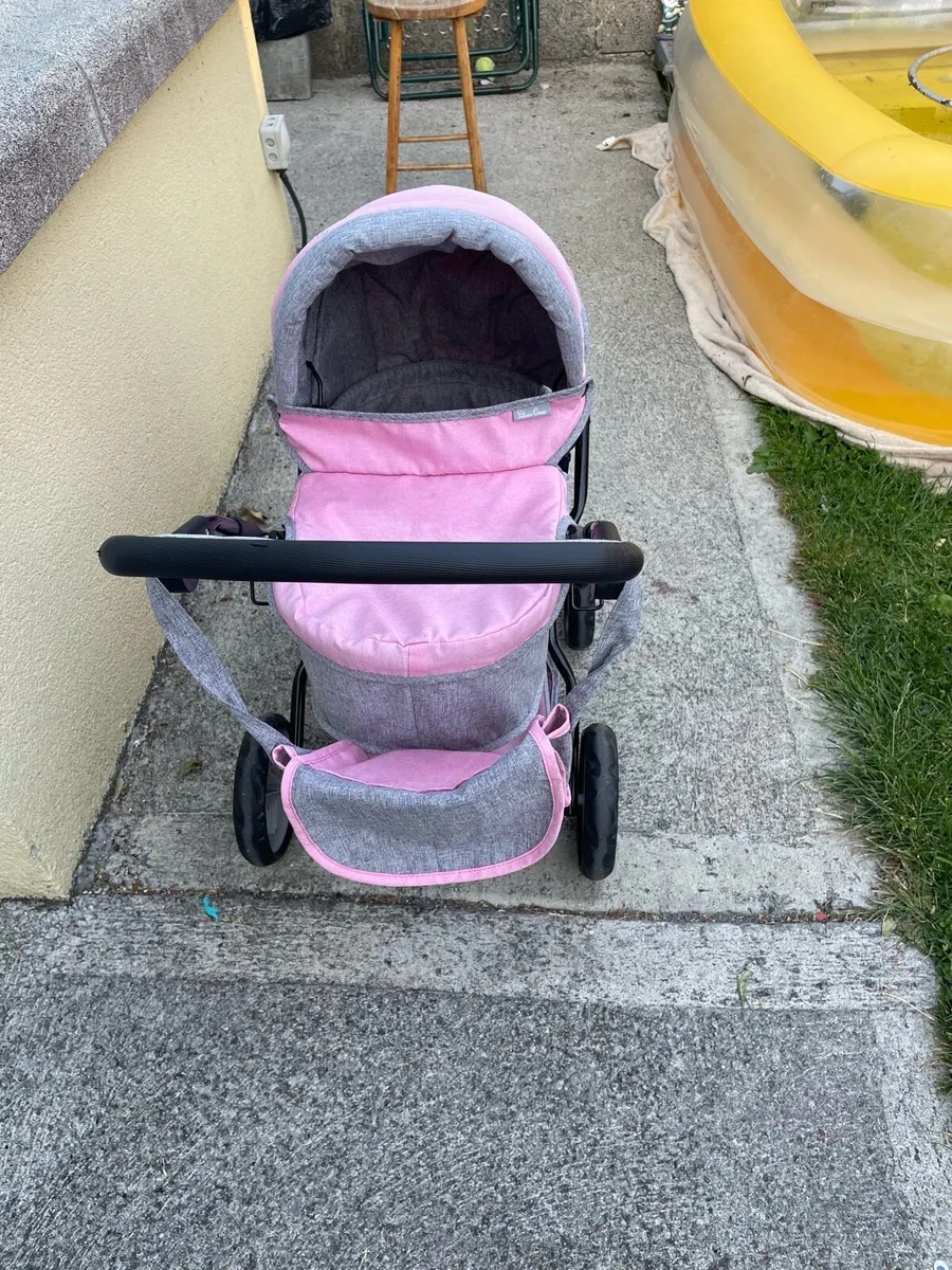Silvercross play pram - Image 2