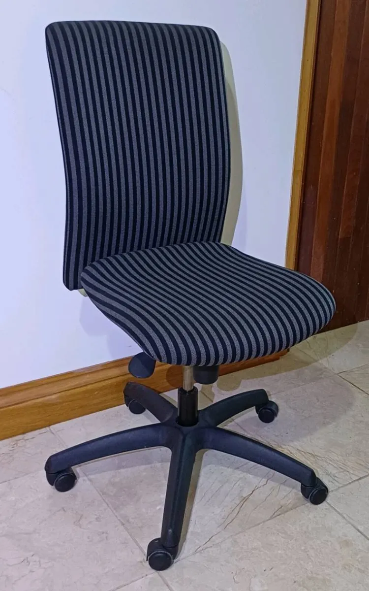 Black & Grey Office Chair - Image 1