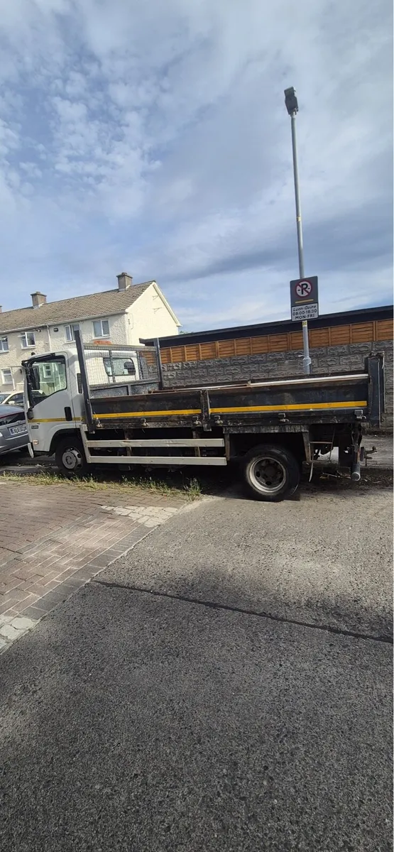 isuzu truck - Image 1