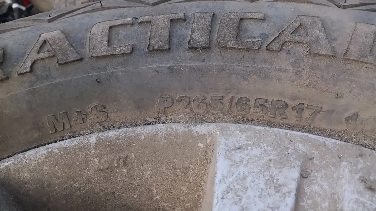 Nissan 265 / 65 / 17 - Image 2
