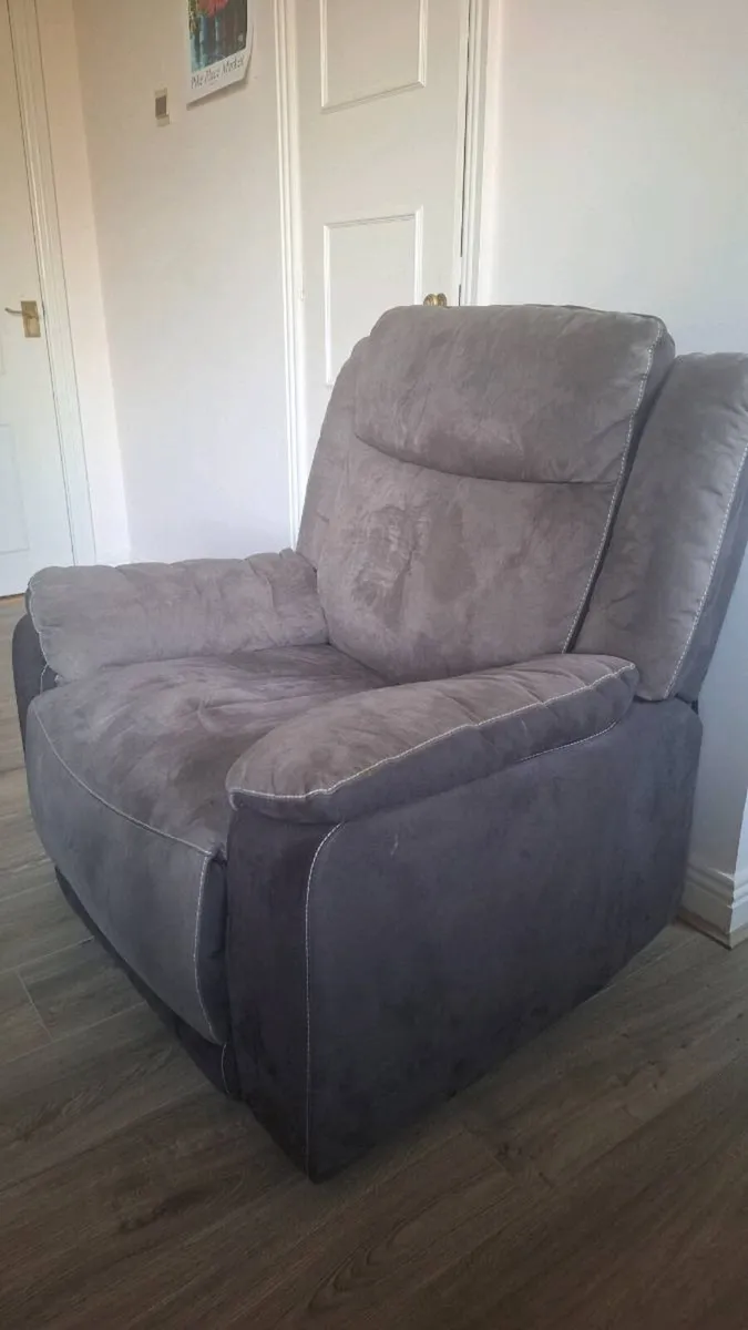 Recliner Armchair - Image 2