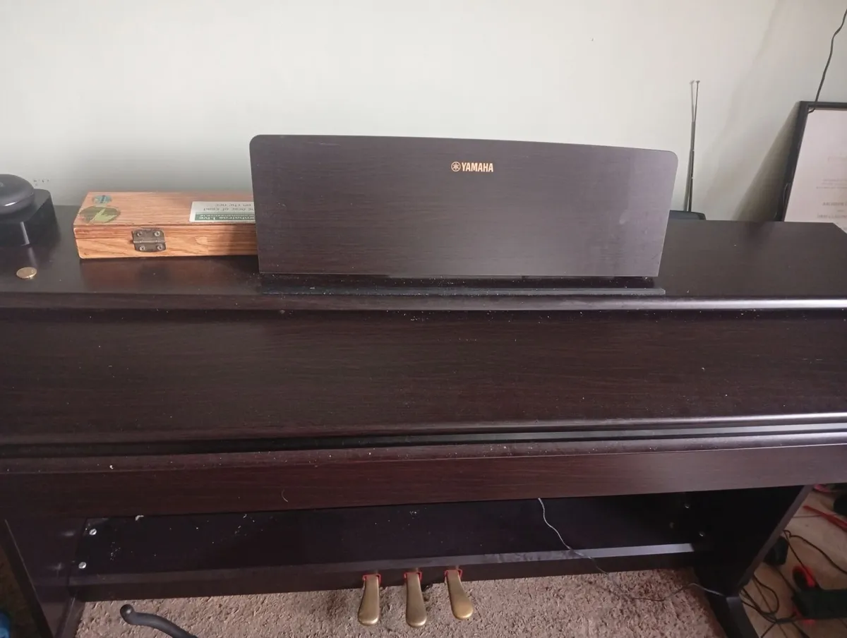Yamaha YDP 145 Digital Piano