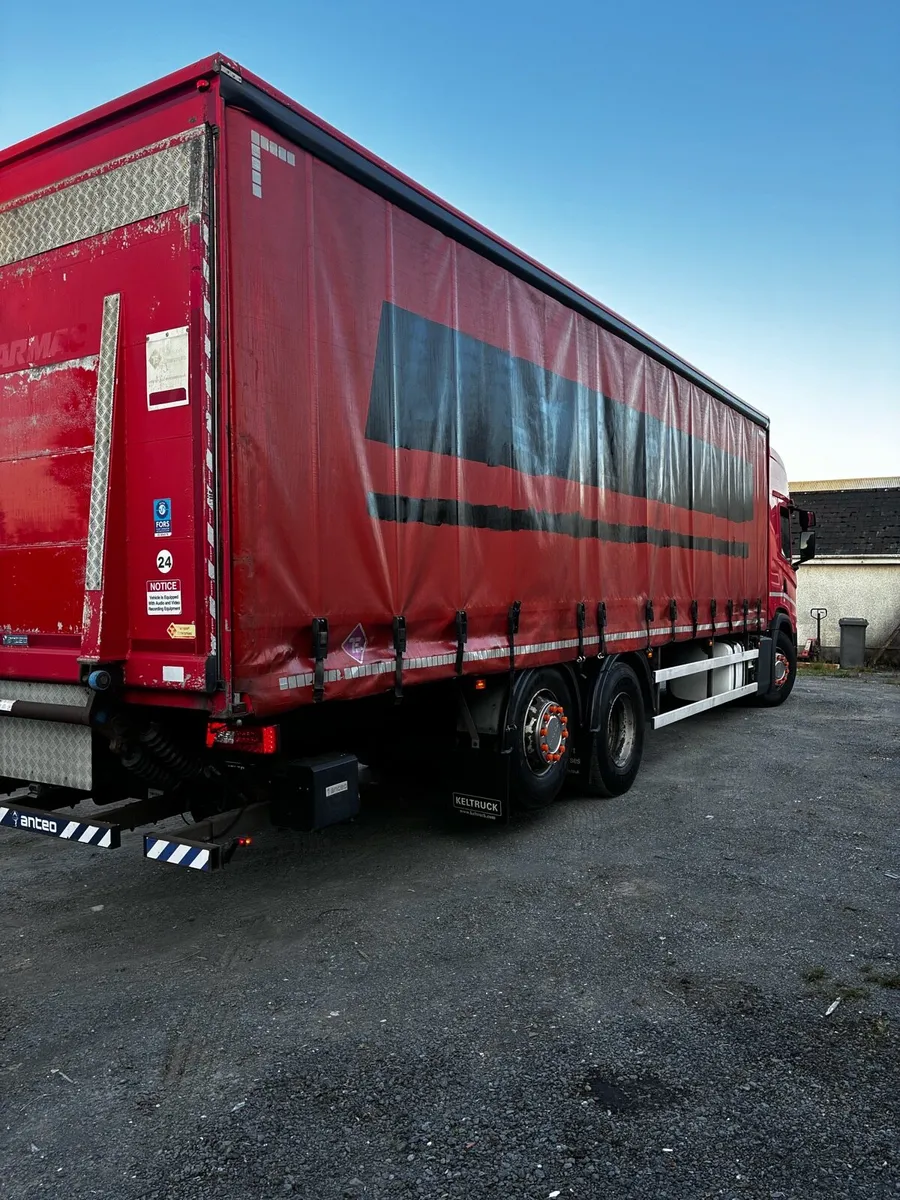 2019 scania 6x2 rear lift - Image 4