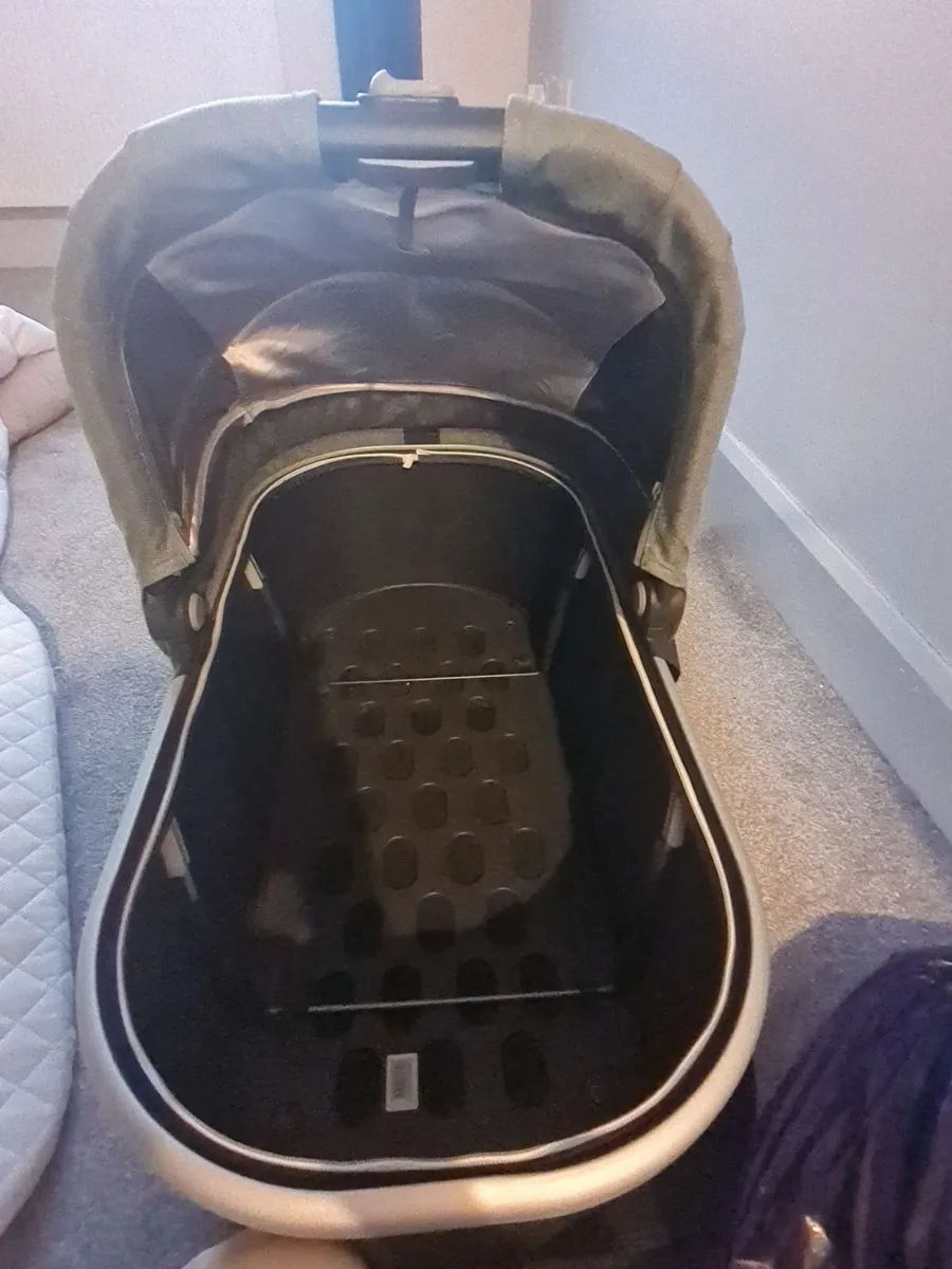 Free Uppababy vista bassinet - Image 2