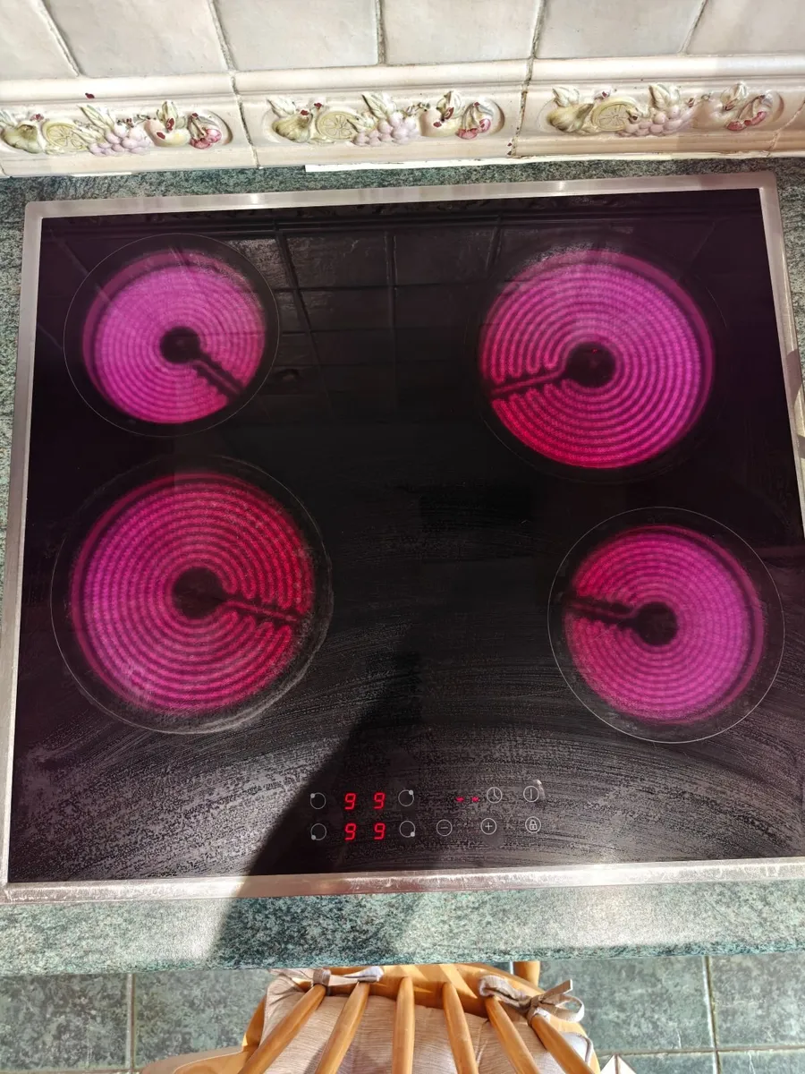 Electric hob - Image 2