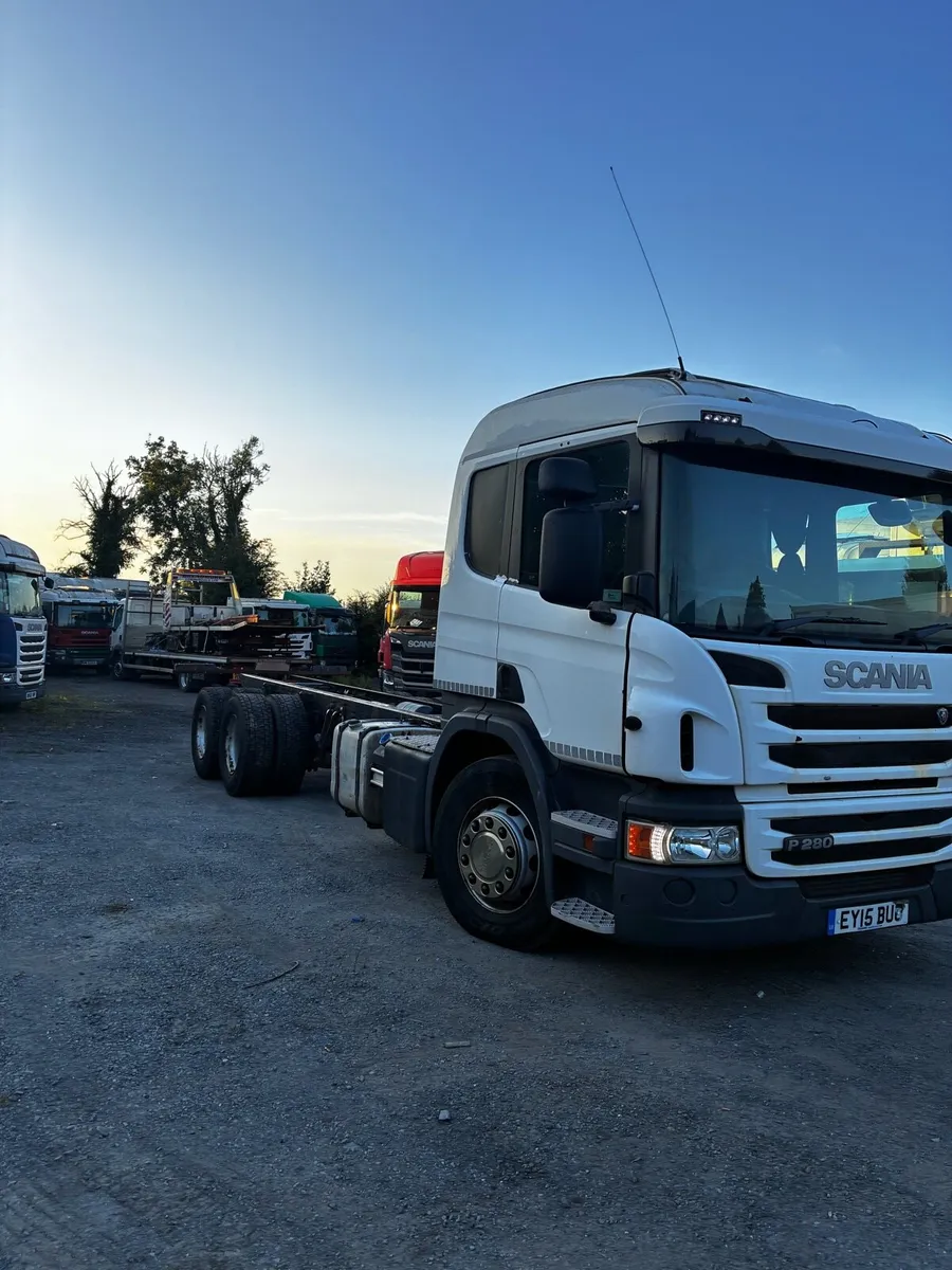 2015 scania 6x2 chassis cab - Image 2