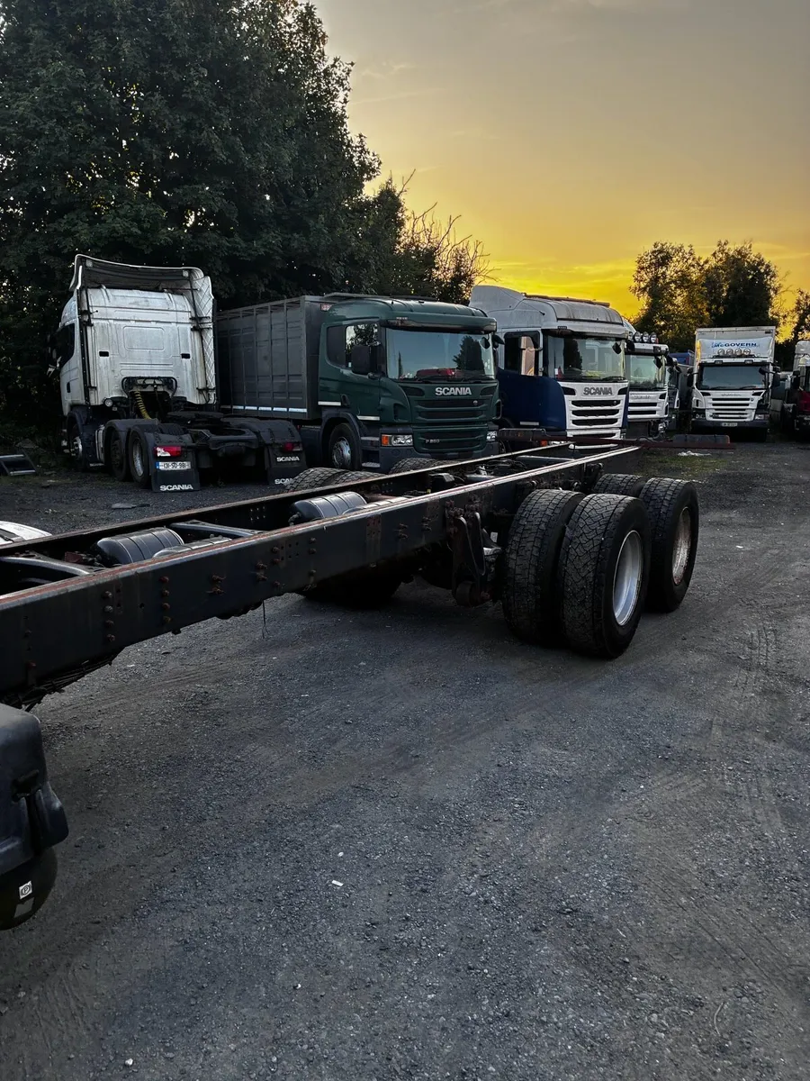 2015 scania 6x2 chassis cab - Image 3