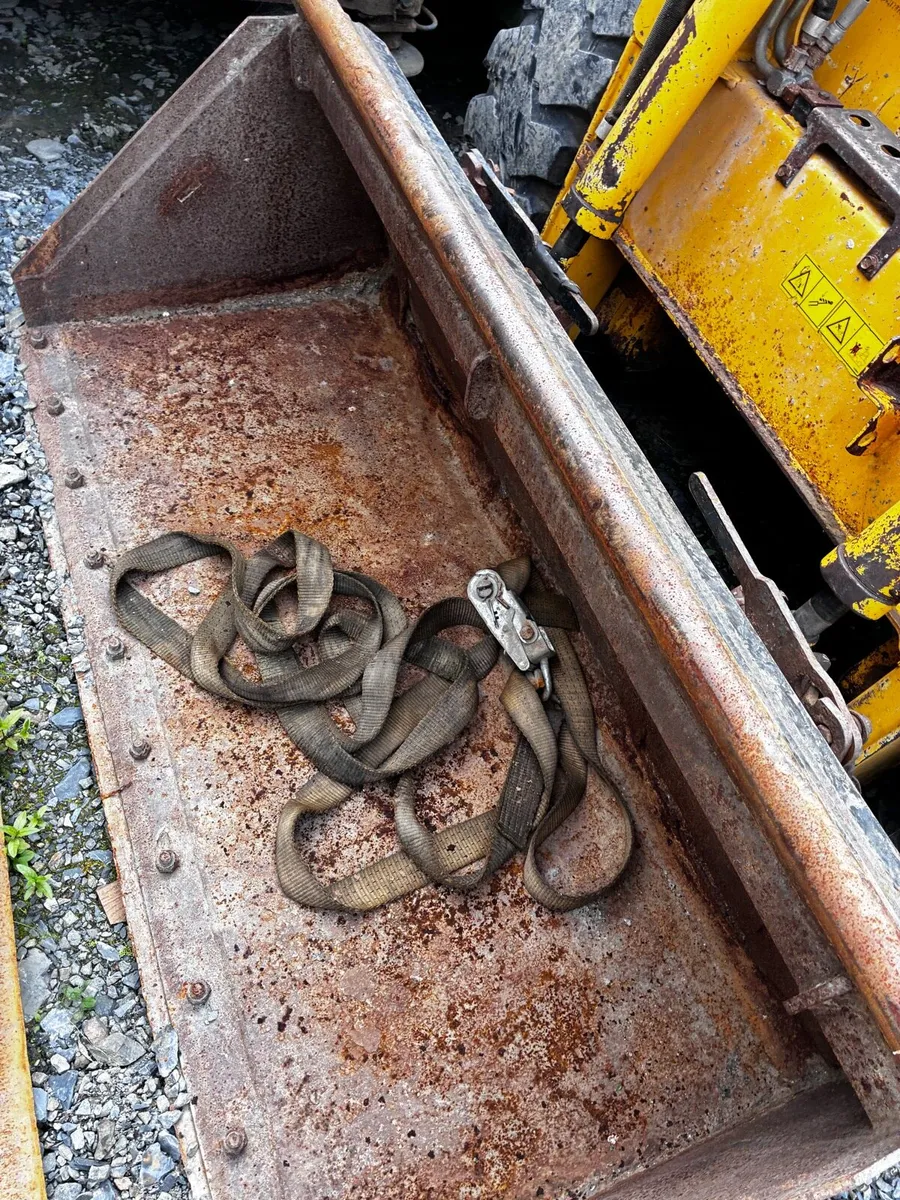 2011 ghel 5240 skidsteer - Image 3
