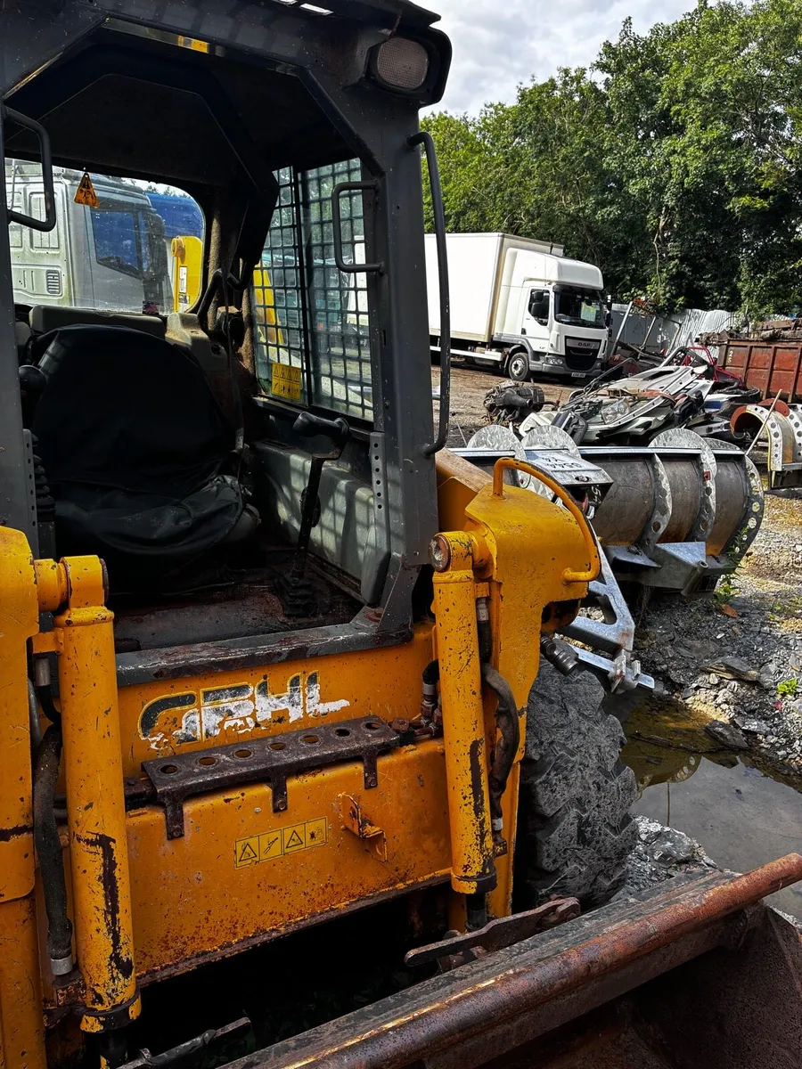 2011 ghel 5240 skidsteer - Image 4