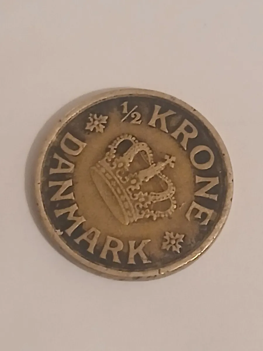1926 Denmark coin - Image 1