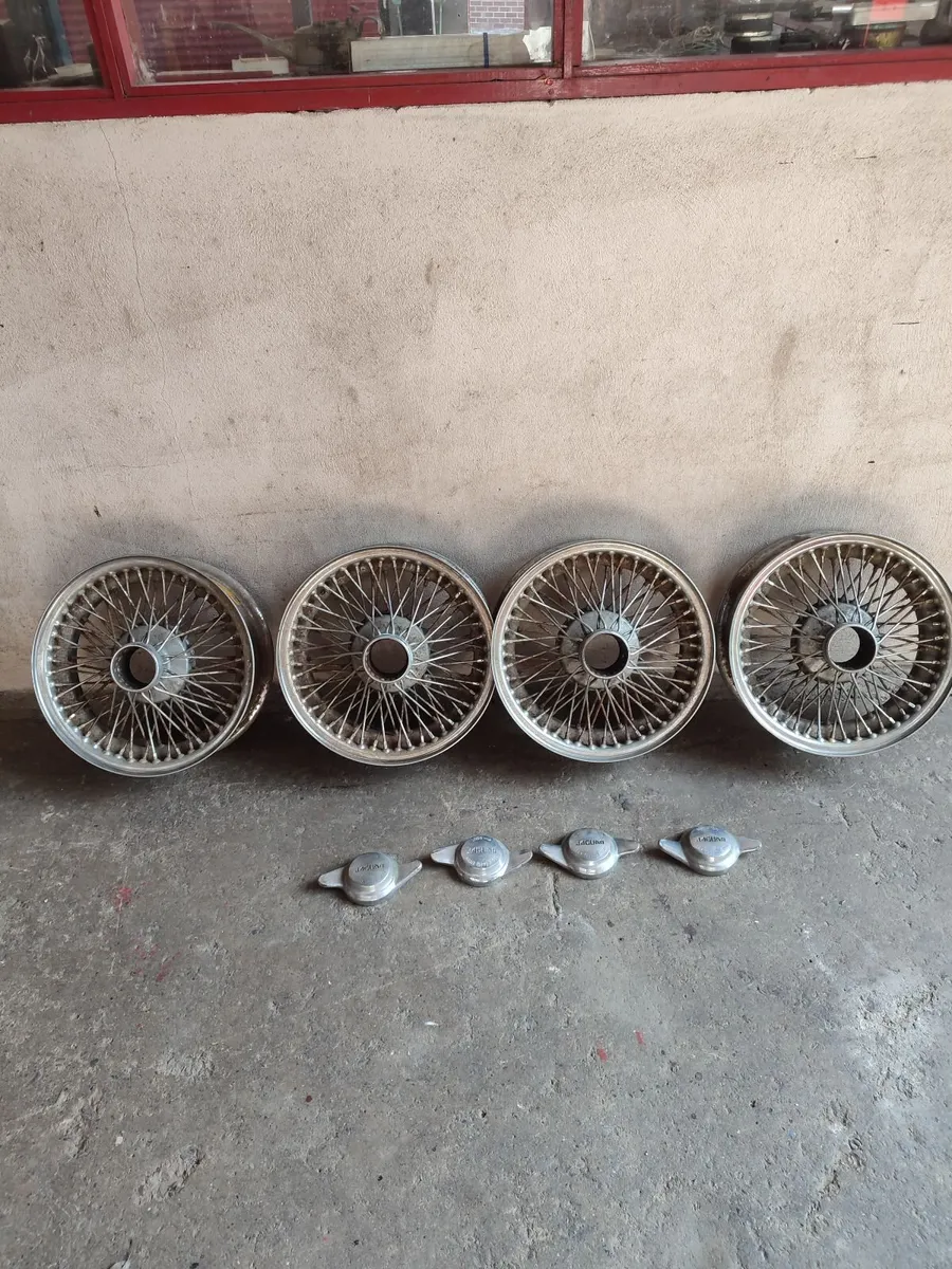 Jaguar MkII chrome wire wheels