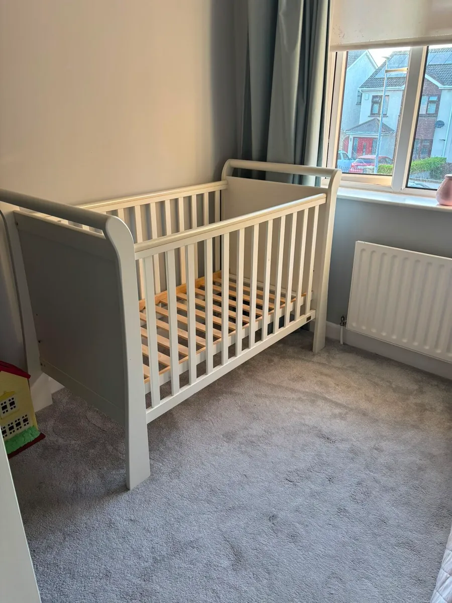 Cot - Image 1