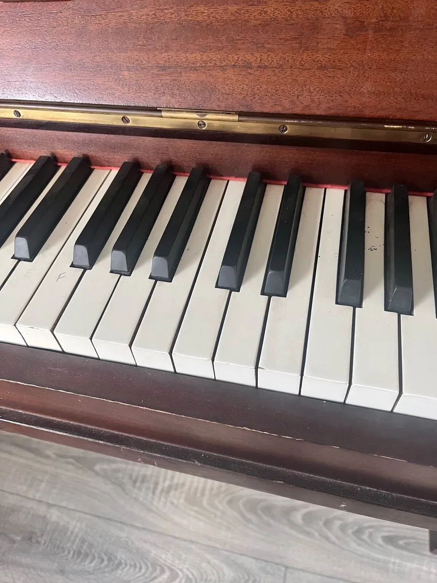 Piano for free to take away - Image 3