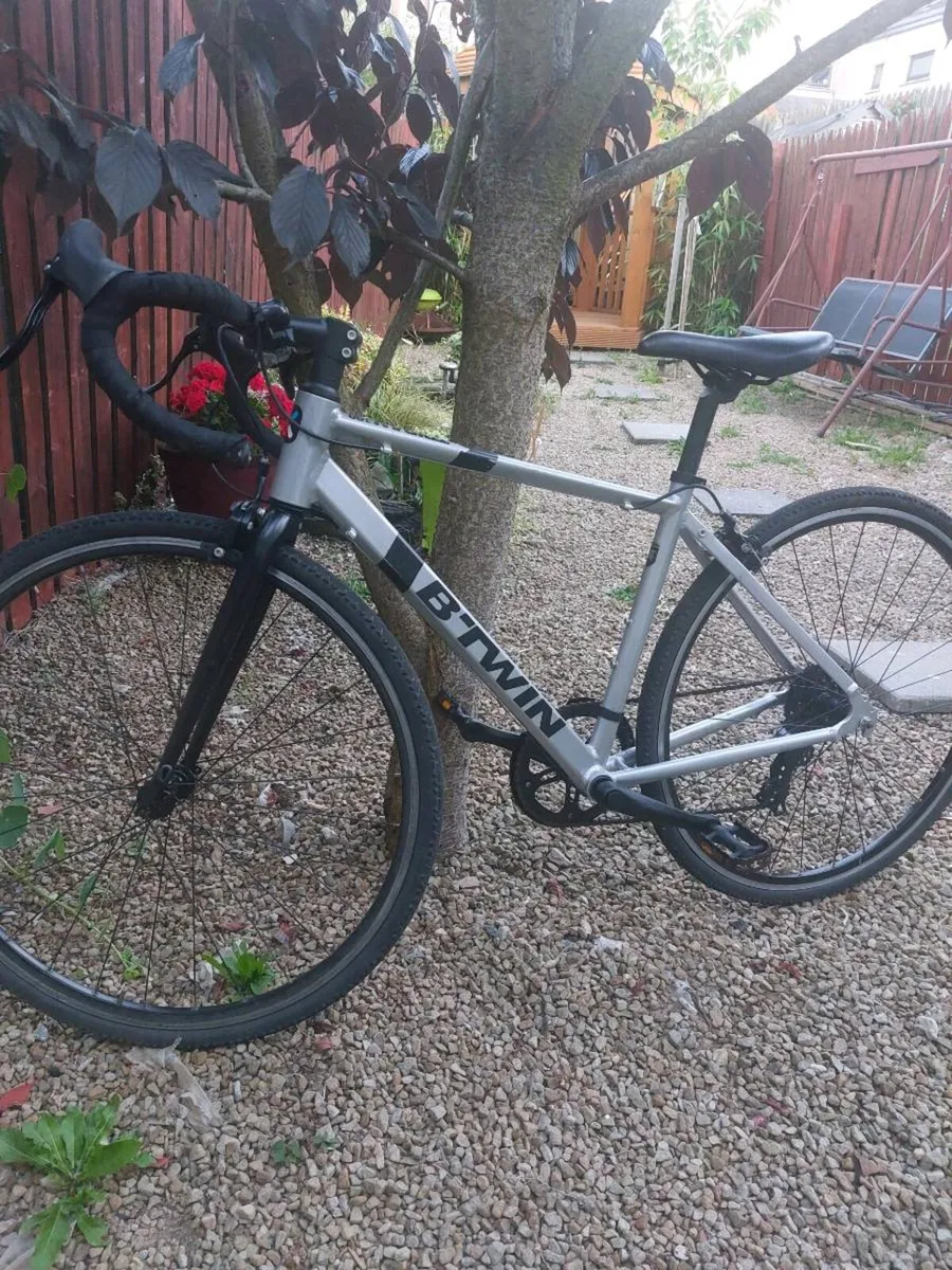 Boys road bike. - Image 1