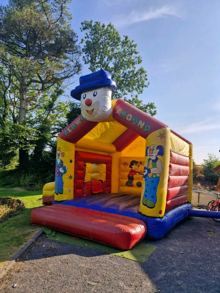 Bouncy castle - Image 1