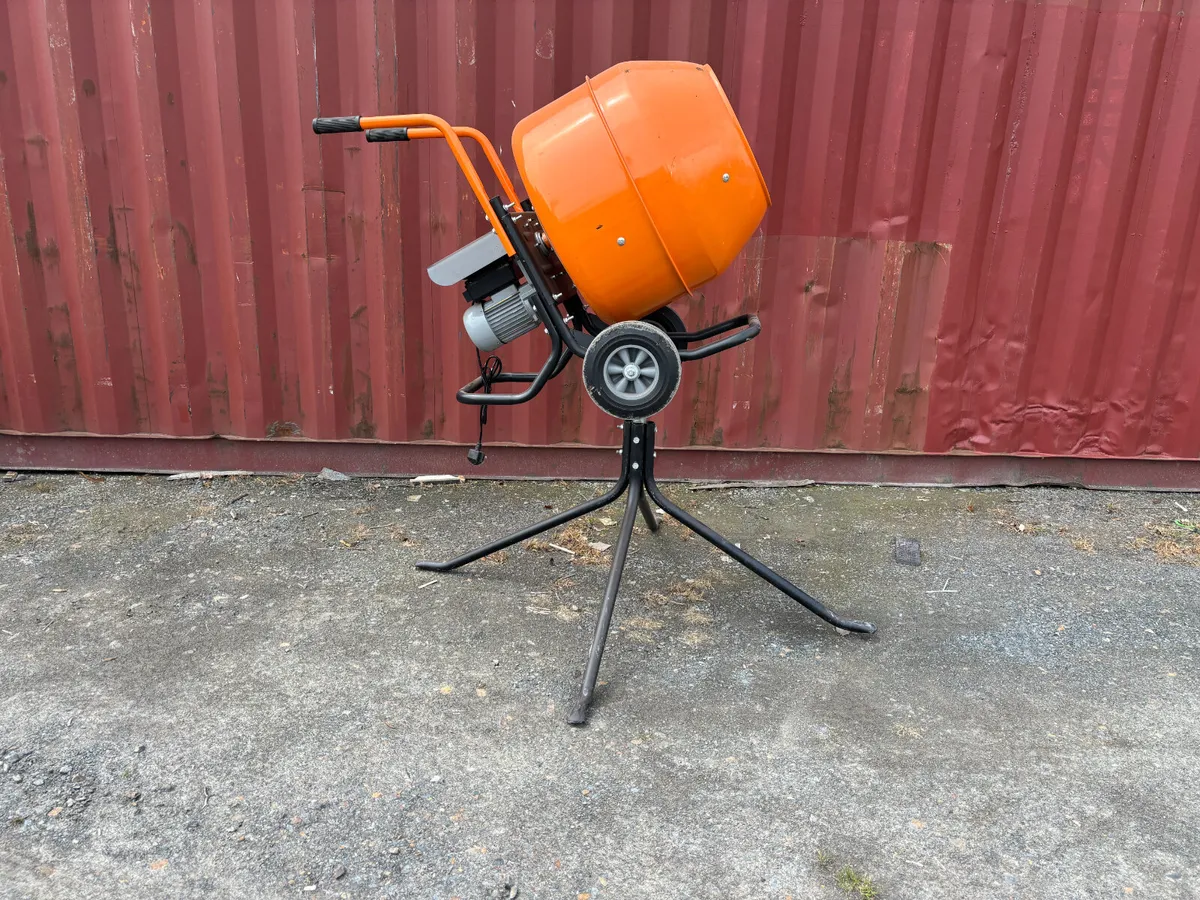 NEW/UNUSED JOBSITE CEMENT MIXER - Image 2