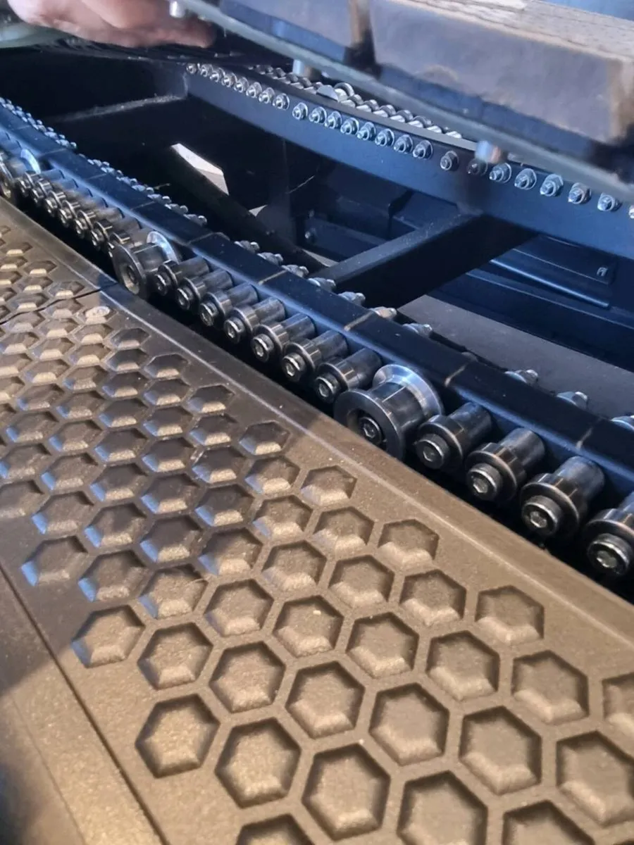 Assault runner pro treadmill - assault fitness - Image 2