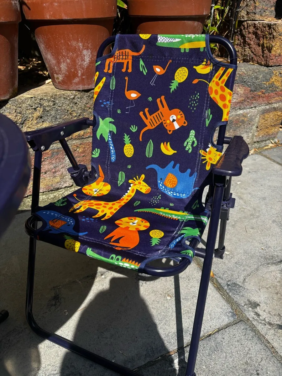 4PC Children Garden Set with table and umbrella - Image 2