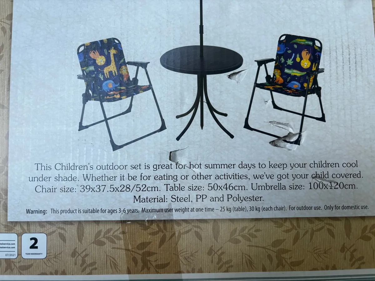 4PC Children Garden Set with table and umbrella - Image 4