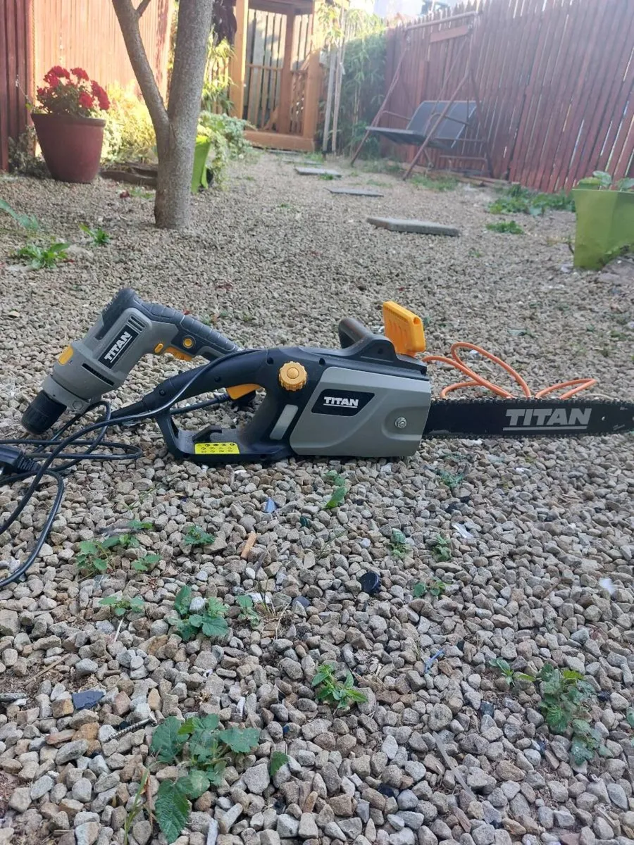 Electric chansew and Drill. - Image 1