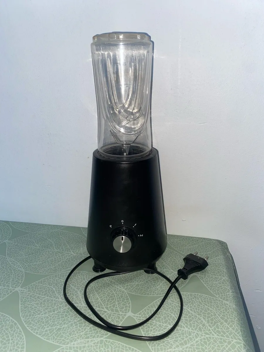 Dehumidifier. Popcorn Maker. Blender. Hair Dryer. - Image 3