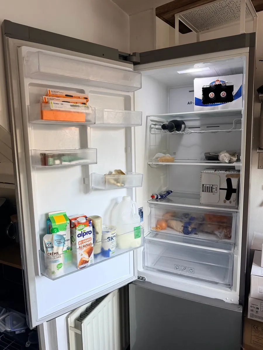Samsung frost free fridge Freezer - Image 2