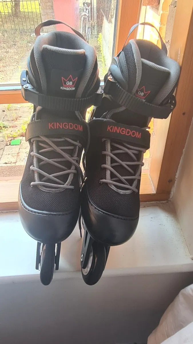Roller skates inline. In size uk 9 - Image 3