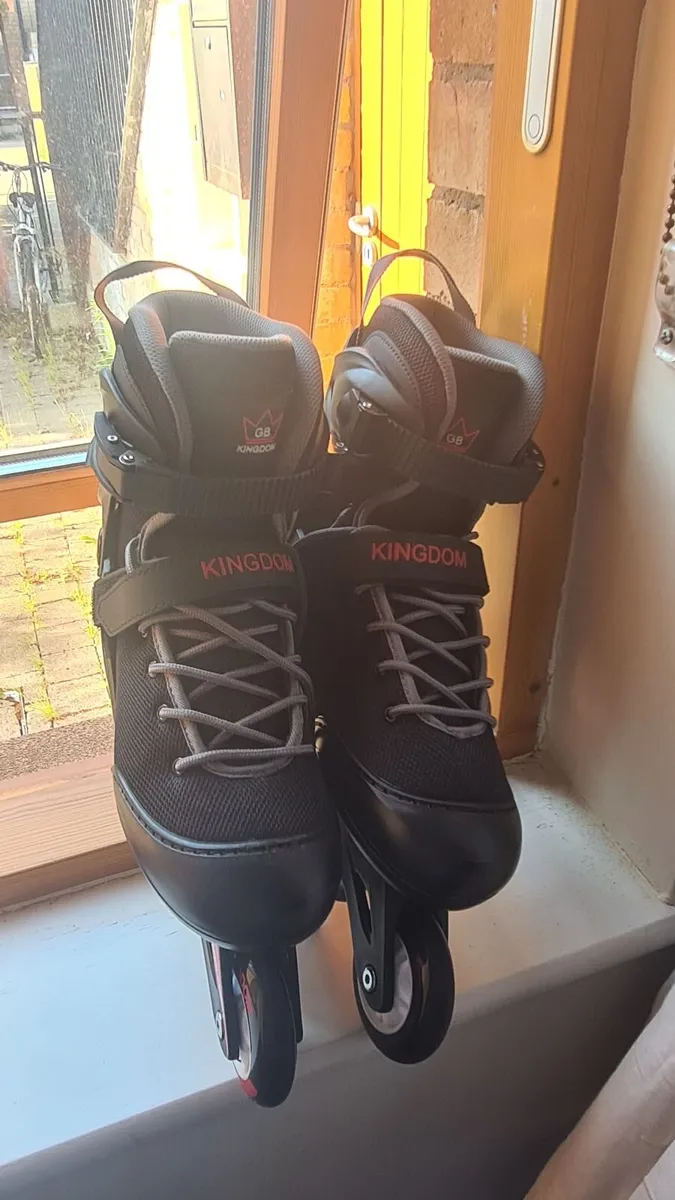 Roller skates inline. In size uk 9 - Image 4