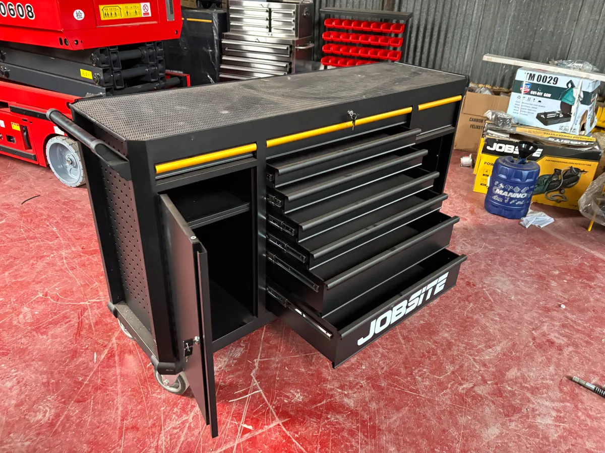 Heavy Duty Powder Coated 66' Tool Station - Image 1