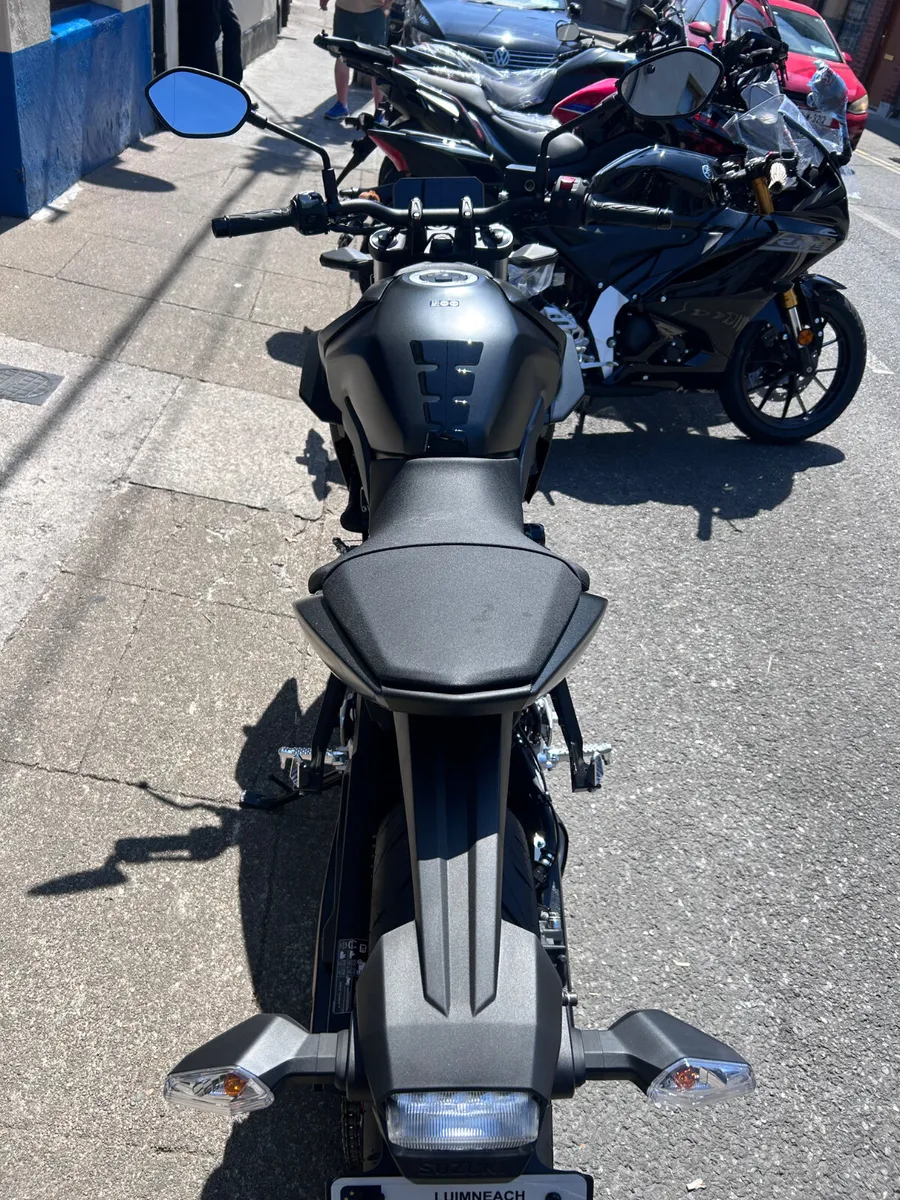 252 Suzuki GSX-8S - Image 3