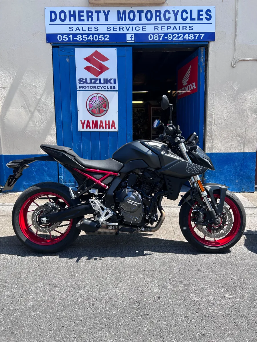 252 Suzuki GSX-8S - Image 1