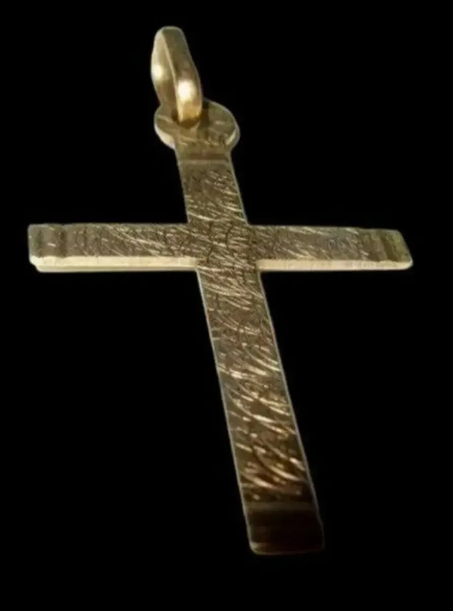 Vintage Hallmarked 9ct Traditional Cross - Image 3
