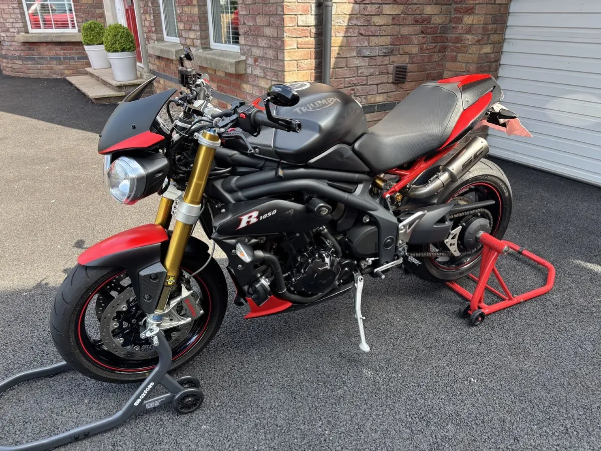 2013 Triumph Speed Triple 1050 R Dark (10 of 30) - Image 4