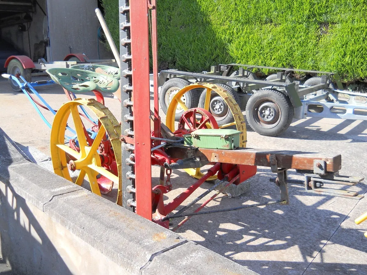 Collection of Vintage Machinery - Image 3