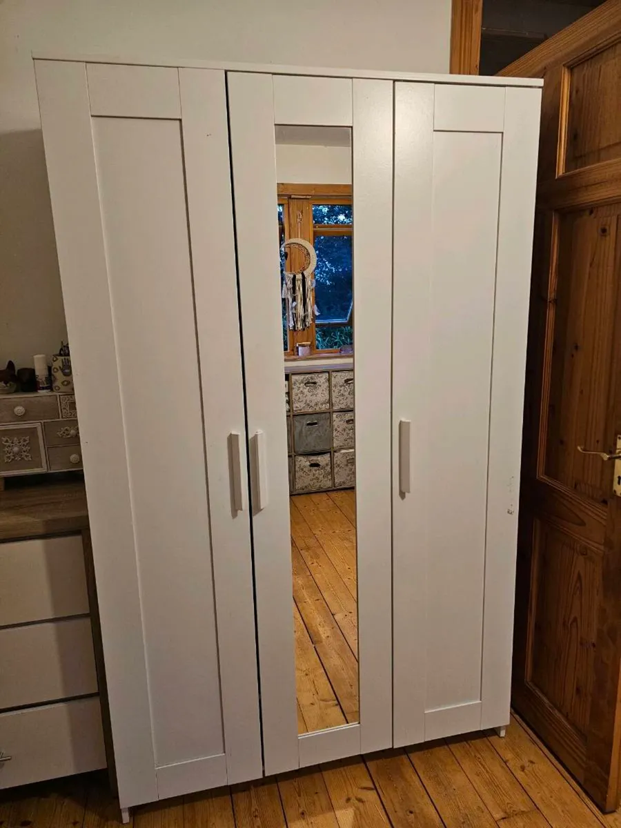 3 DOOR WARDROBE - Image 1