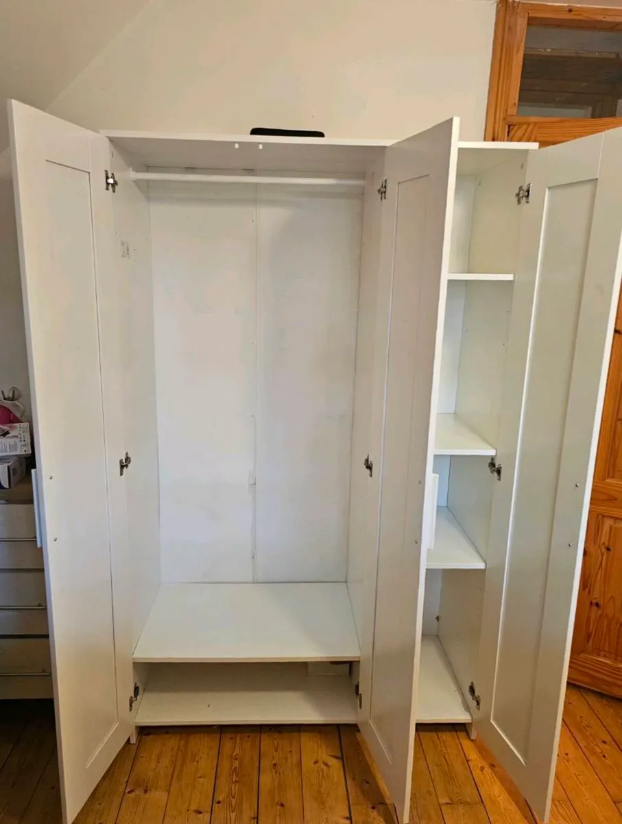 3 DOOR WARDROBE - Image 2