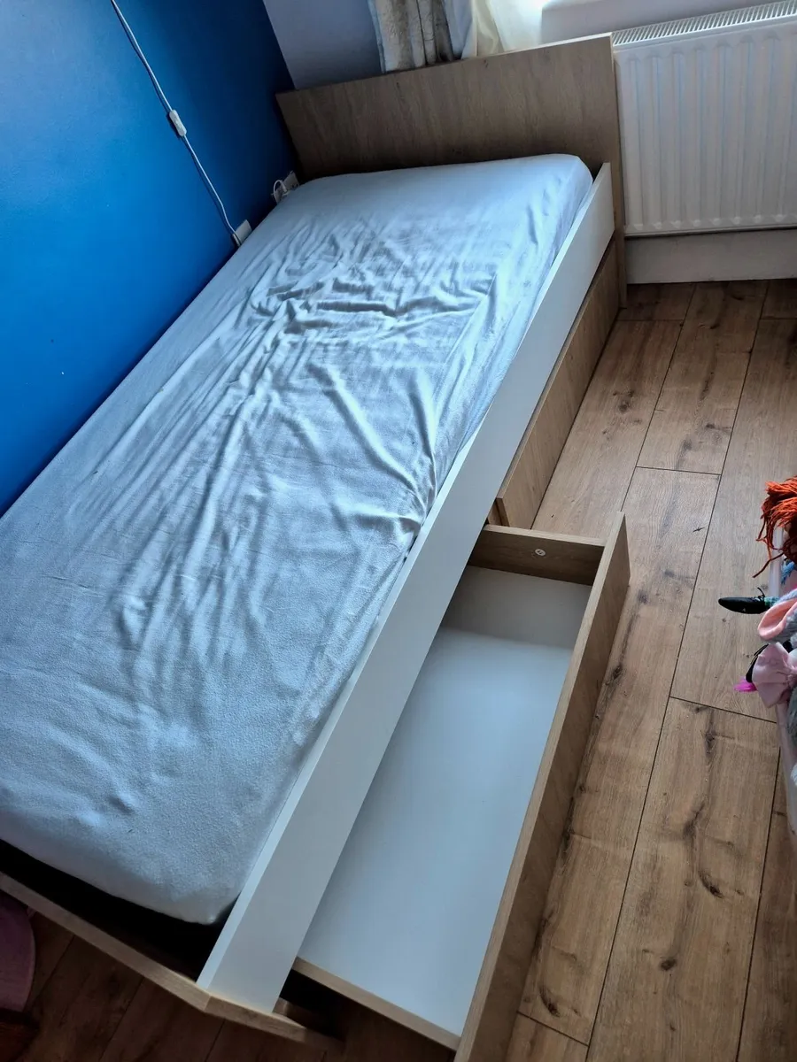 Single bed - Image 3