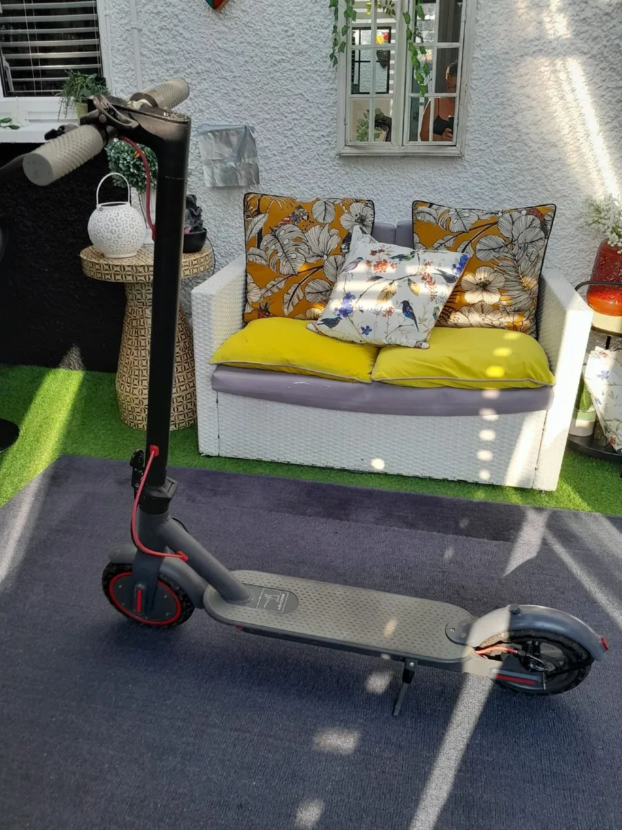 AOVO PRO Electric Scooter(Barely Used) - Image 2