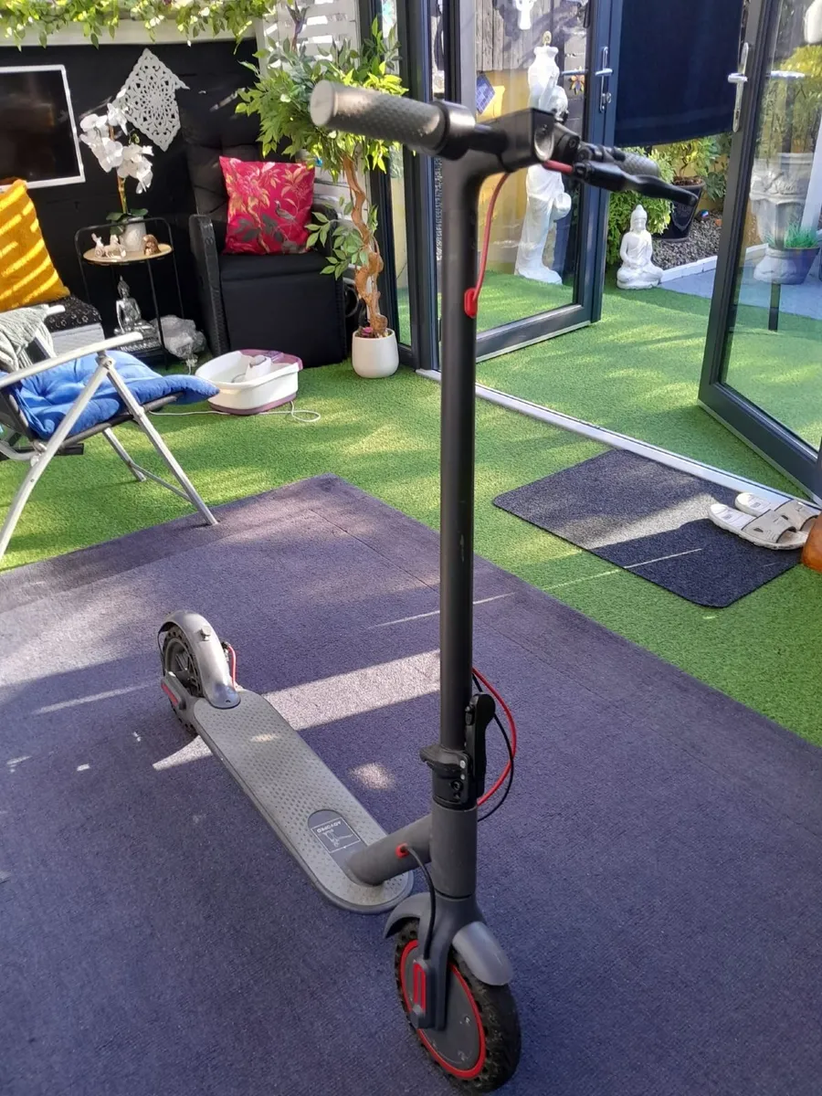 AOVO PRO Electric Scooter(Barely Used) - Image 3