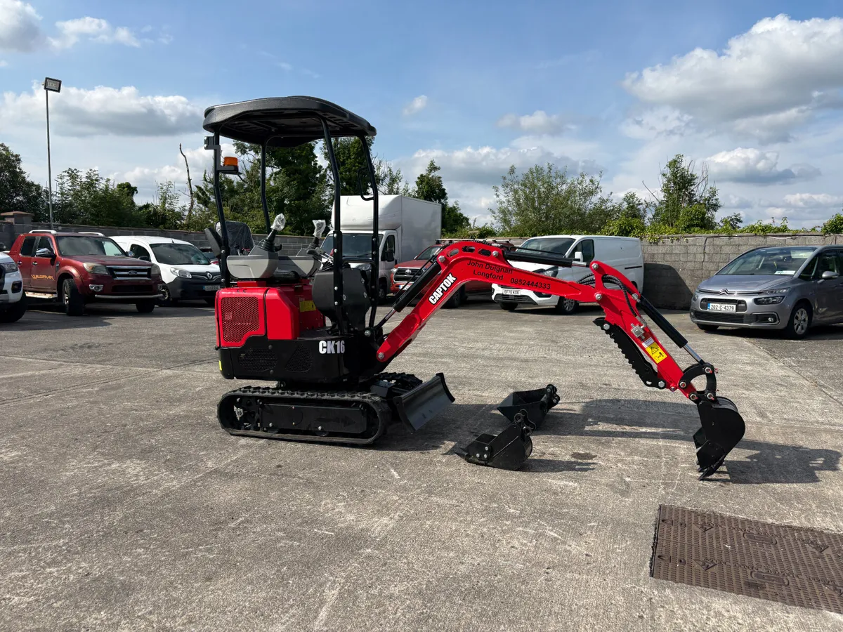kUBOTA POWERED CAPTOK CK16 MINI EXCAVATOR - Image 4