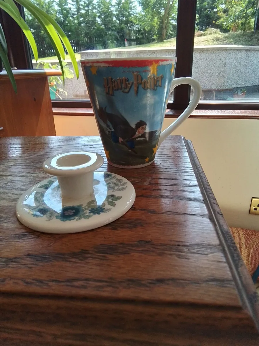 Candle holder and harry potter mug - Image 1