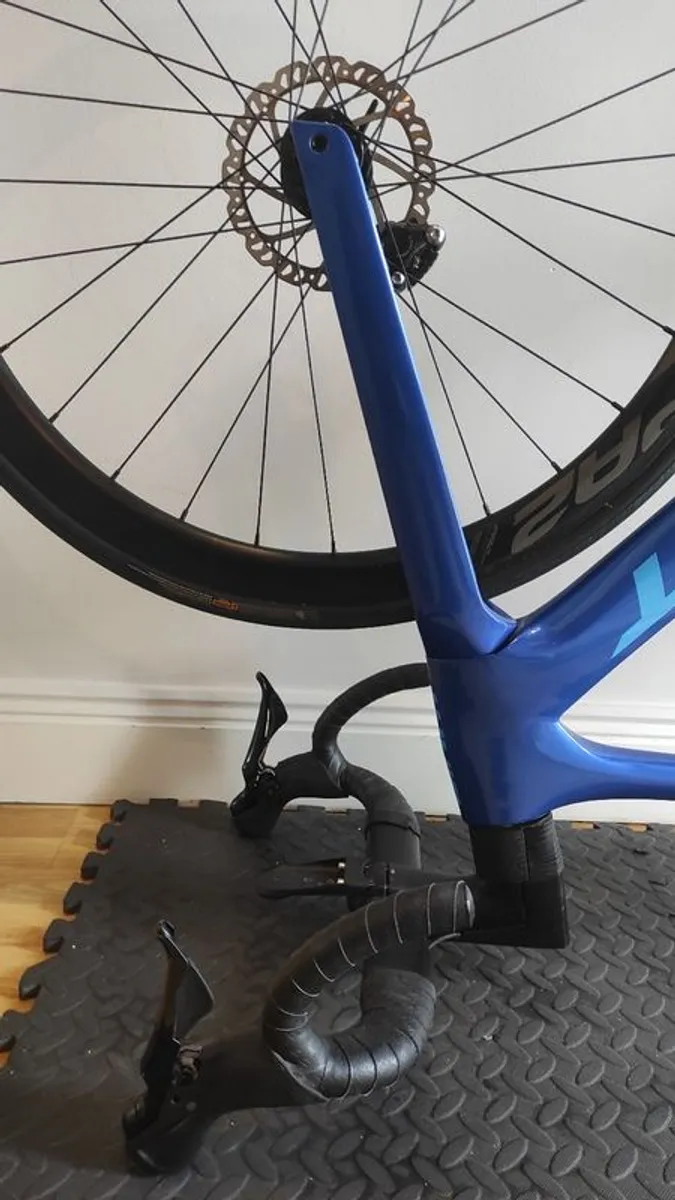 Medium  - Giant Propel Adv 2 - Mans Carbon Fibre - Image 4