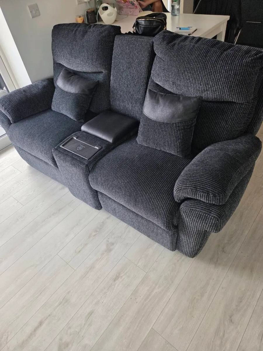 Double reclining coach - Image 1