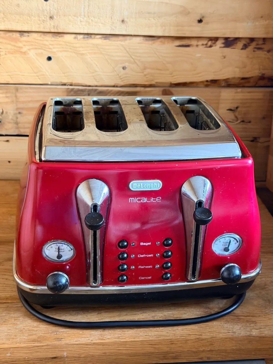 De’Longhi Micalite 4-Slice Red Toaster – Good - Image 1