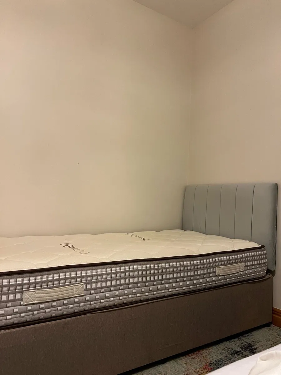 Single bed in excellent condition - Image 4