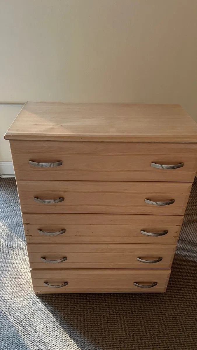 Chest of drawers - Image 1