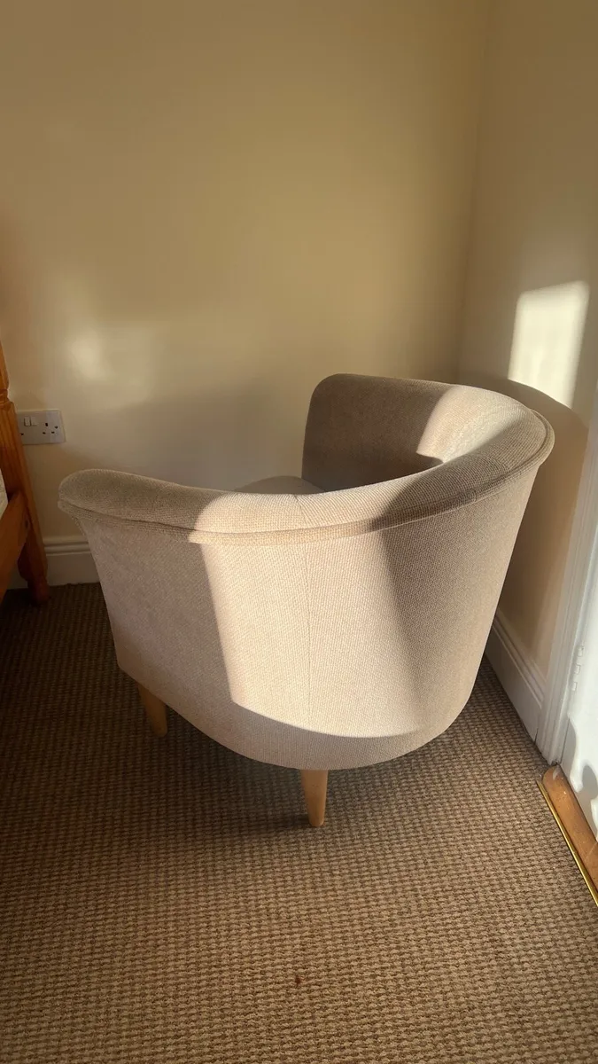 Comfy chair - Image 3